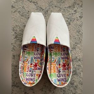 TOMS Slip-Ons